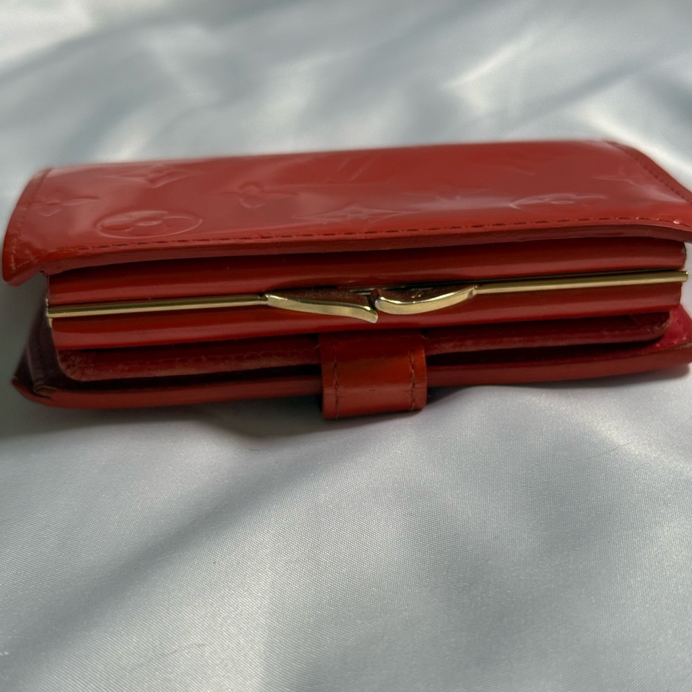 Louis Vuitton Vernis Kisslock Wallet Red Patent Monogram COA - Picture 8 of 11